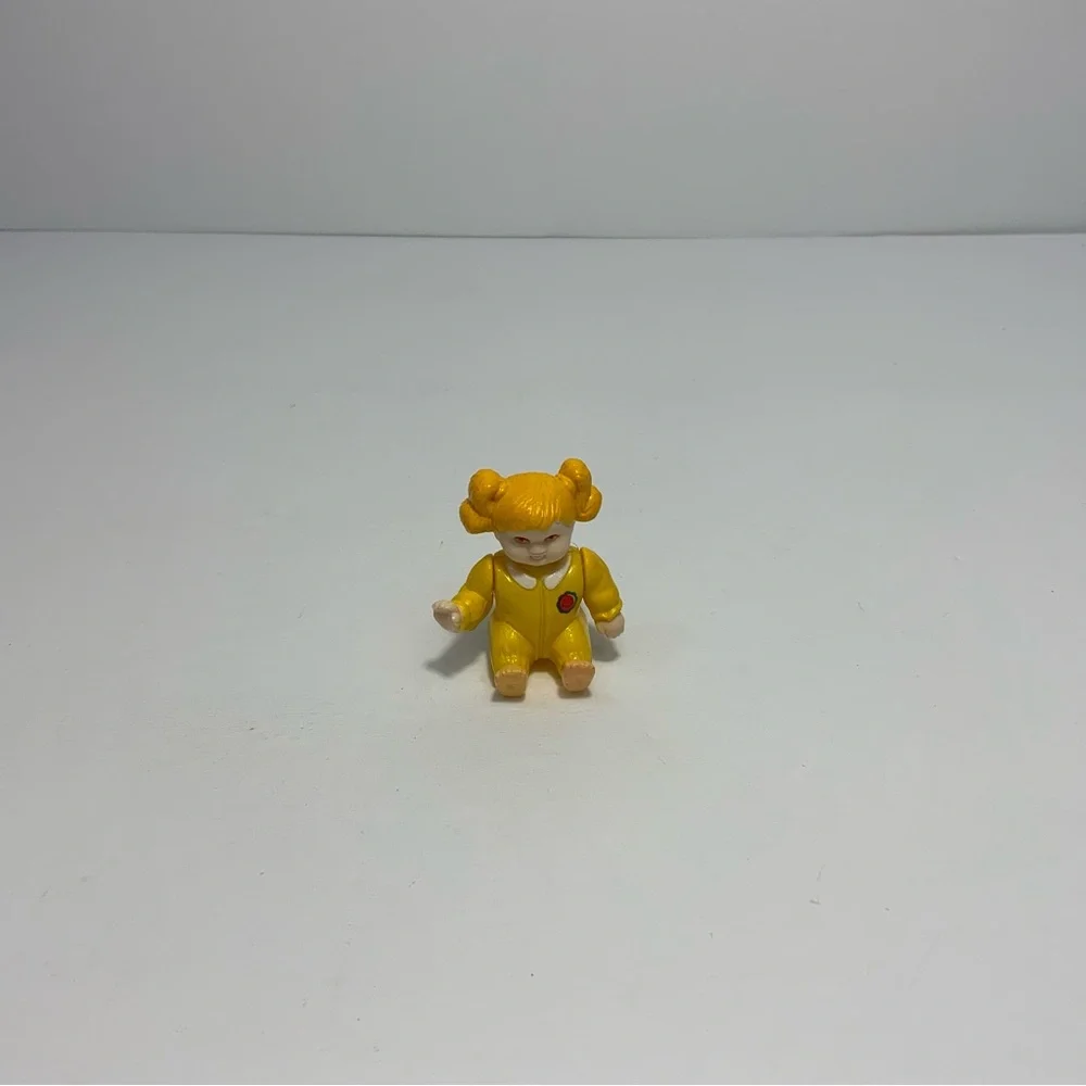 Vintage 1989 Funrise Micro Action Kids 09001 Baby Girl Yellow Figure 1.5” Toy - Picture 1 of 6
